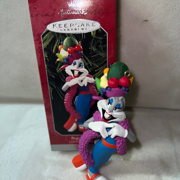 Vintage 1998 Hallmark Keepsake Looney Tunes Bugs Bunny Latin Dancer Ornament - Picture 3 of 4